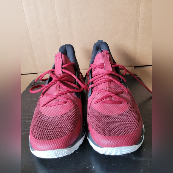 Under Armour Curry 7 Underrated Tour Men's Sneakers, size US 9, men's - Picture 4 of 8